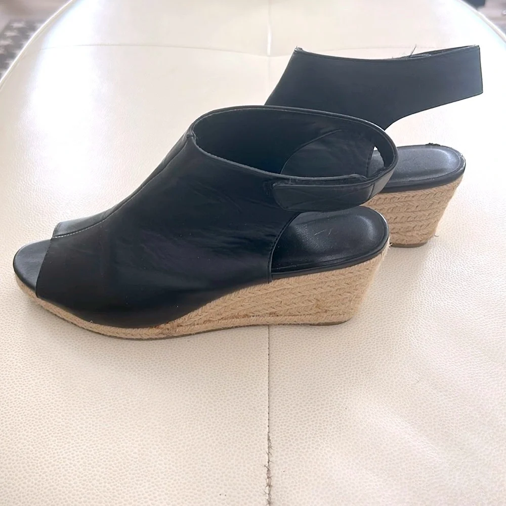 Simply Vera Vera Wang Espadrilles Sandals 7.5 Black Comfort Wedge Stacked Heel